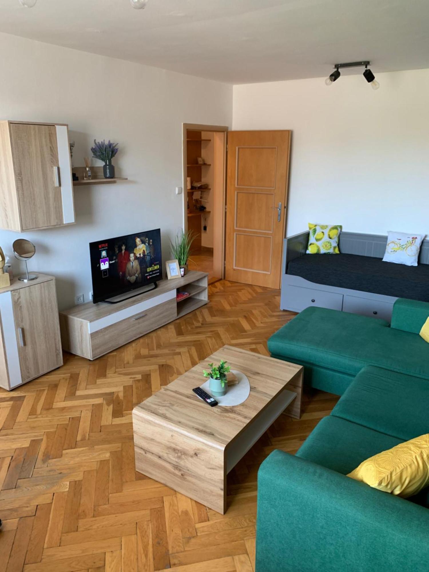 Victory Apartman Samorin Exterior foto